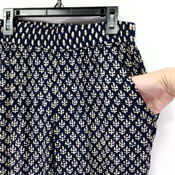 Velvet By Graham & Spencer Trousers Size Medium Tapered Leg Casual Pant OAP - Picture 6 of 13